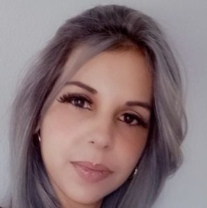 Meet your Posher, Yanet